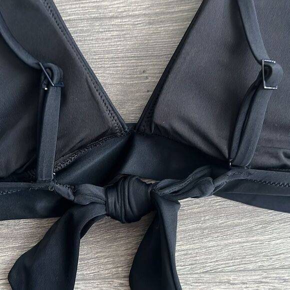 NWT AERIE Triangle Bikini Top Black Size Medium Tie Back Removable Pads Classic - Picture 5 of 6